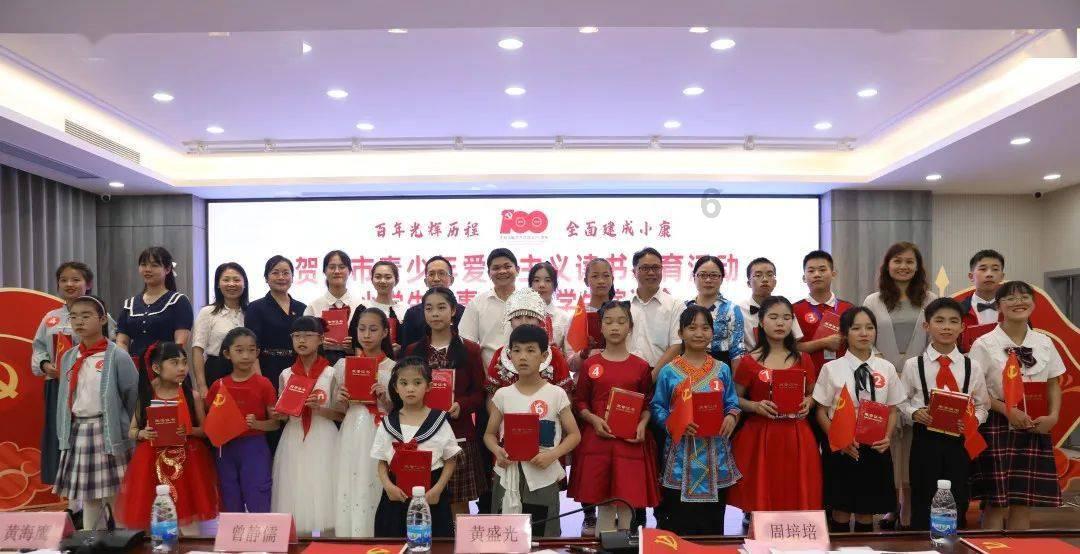 街舞还得看王一博，嘻哈风舞台秀火出圈，引发全民翻跳热潮